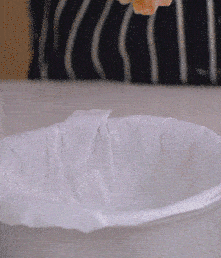 放到容器中，30-36攝氏度的地方發(fā)酵2次。