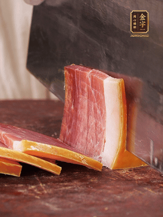 火腿切片，溫水浸泡5分鐘